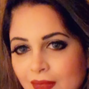 Meet your Posher, Amna